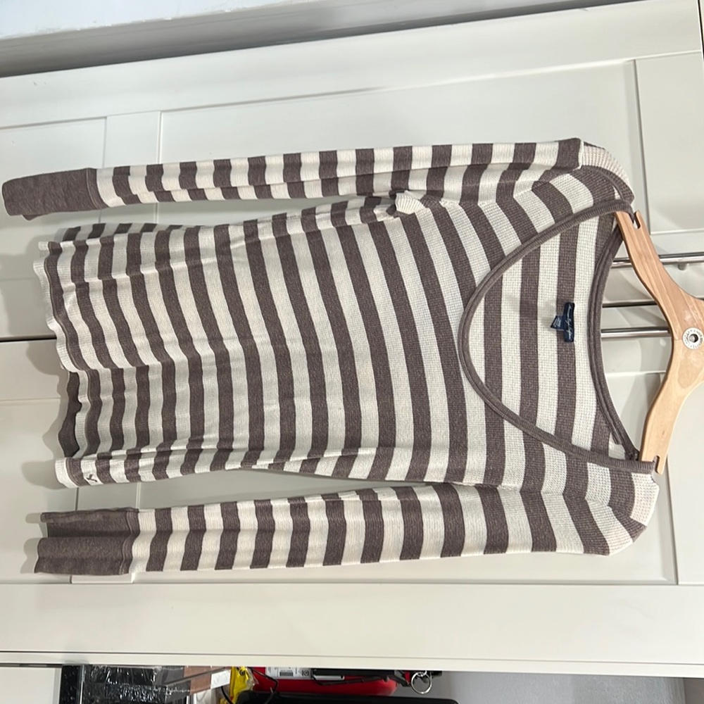 American eagle long sleeve shirt